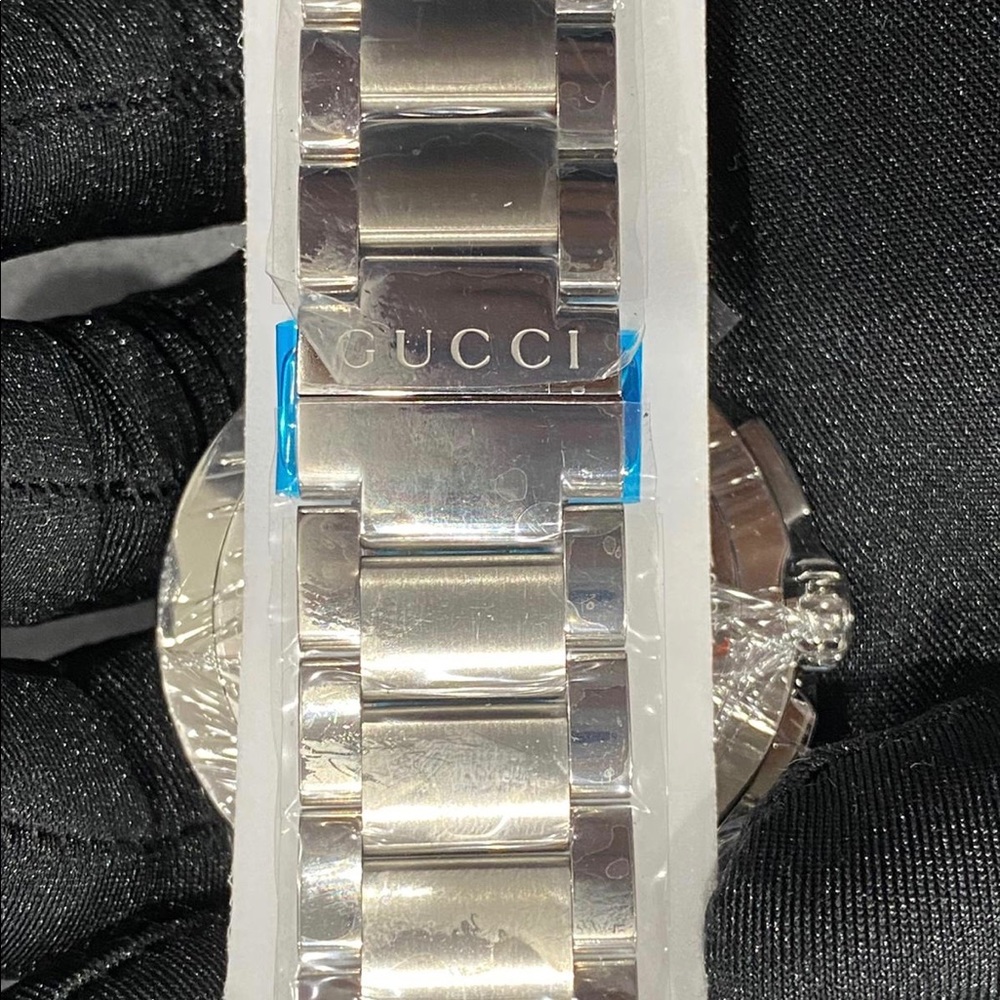 NIB Black Gucci Watch - Picture 5 of 10